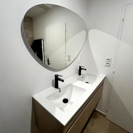 Idealement Situe דירה